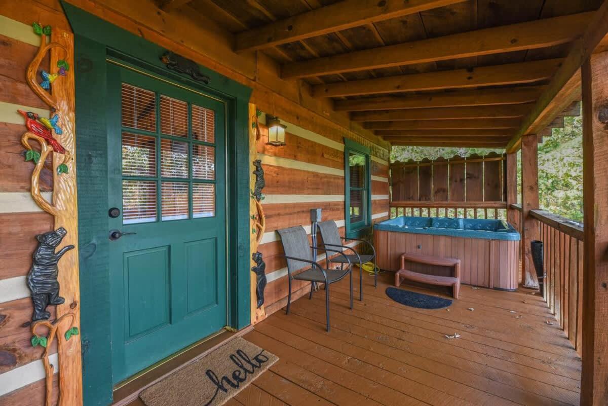 View! Cozy, Private, Fireplace, Hot Tub Log Cabin, Honeymoon! Sevierville Extérieur photo