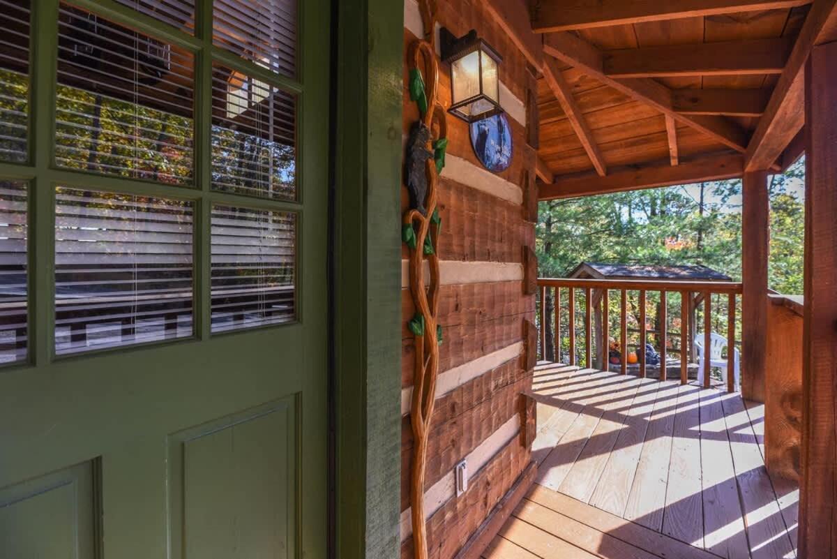 View! Cozy, Private, Fireplace, Hot Tub Log Cabin, Honeymoon! Sevierville Extérieur photo